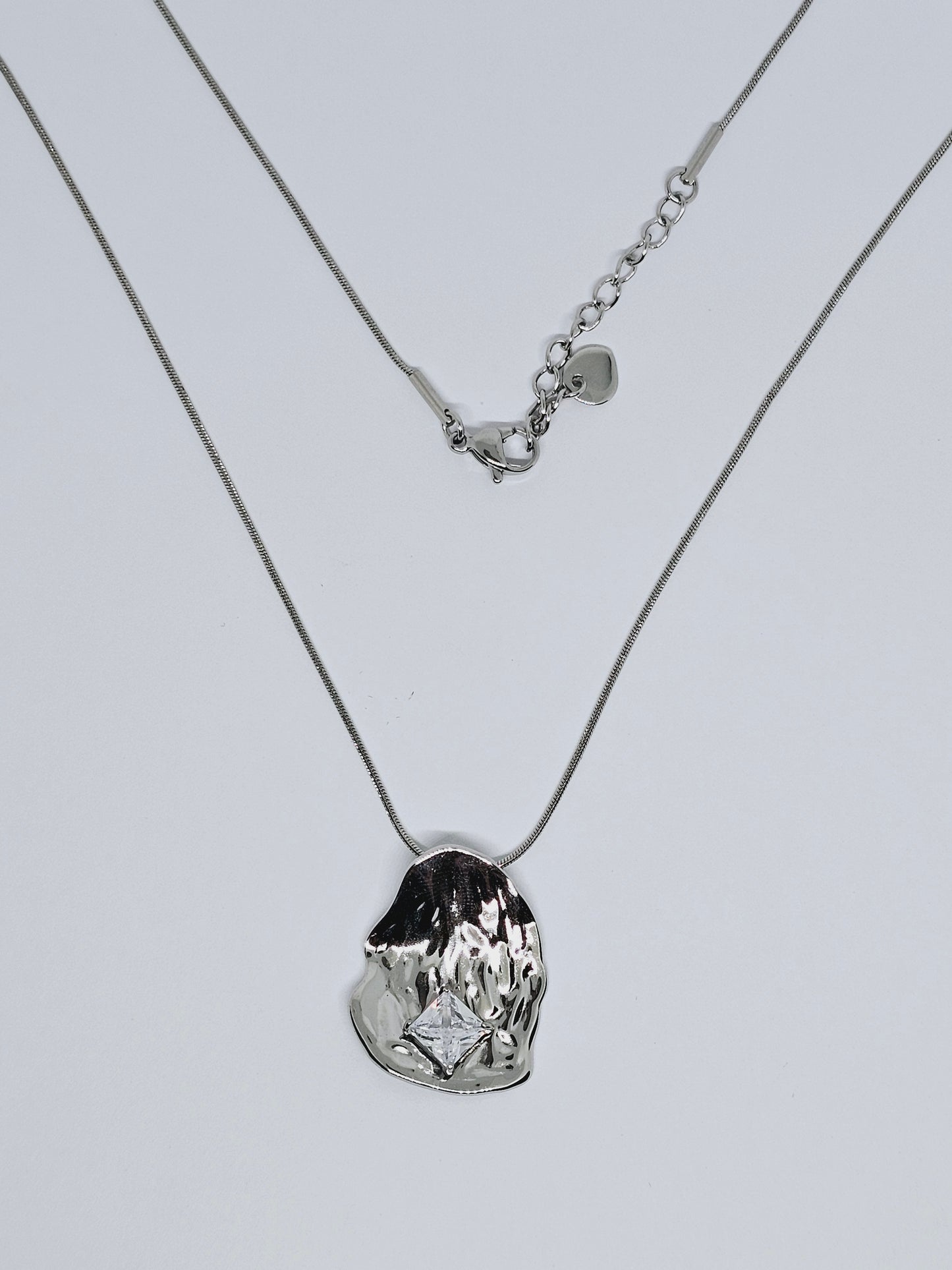 Pendant necklace