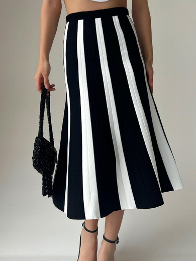 Striped knitted skirt