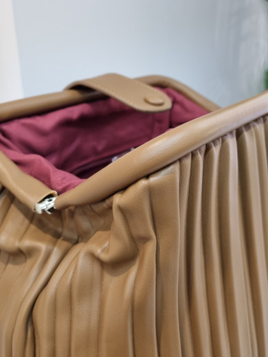 Pleated clutch bag